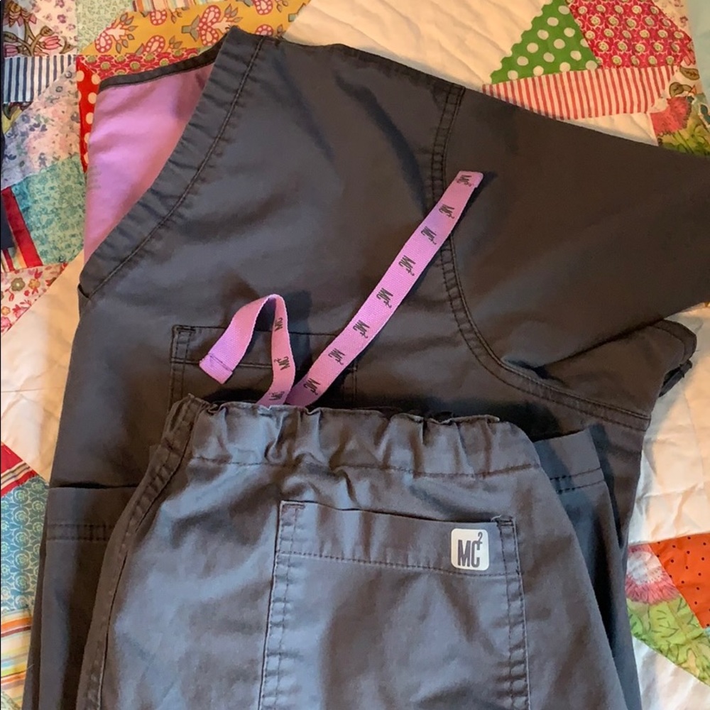 Nursing scrub uniform set